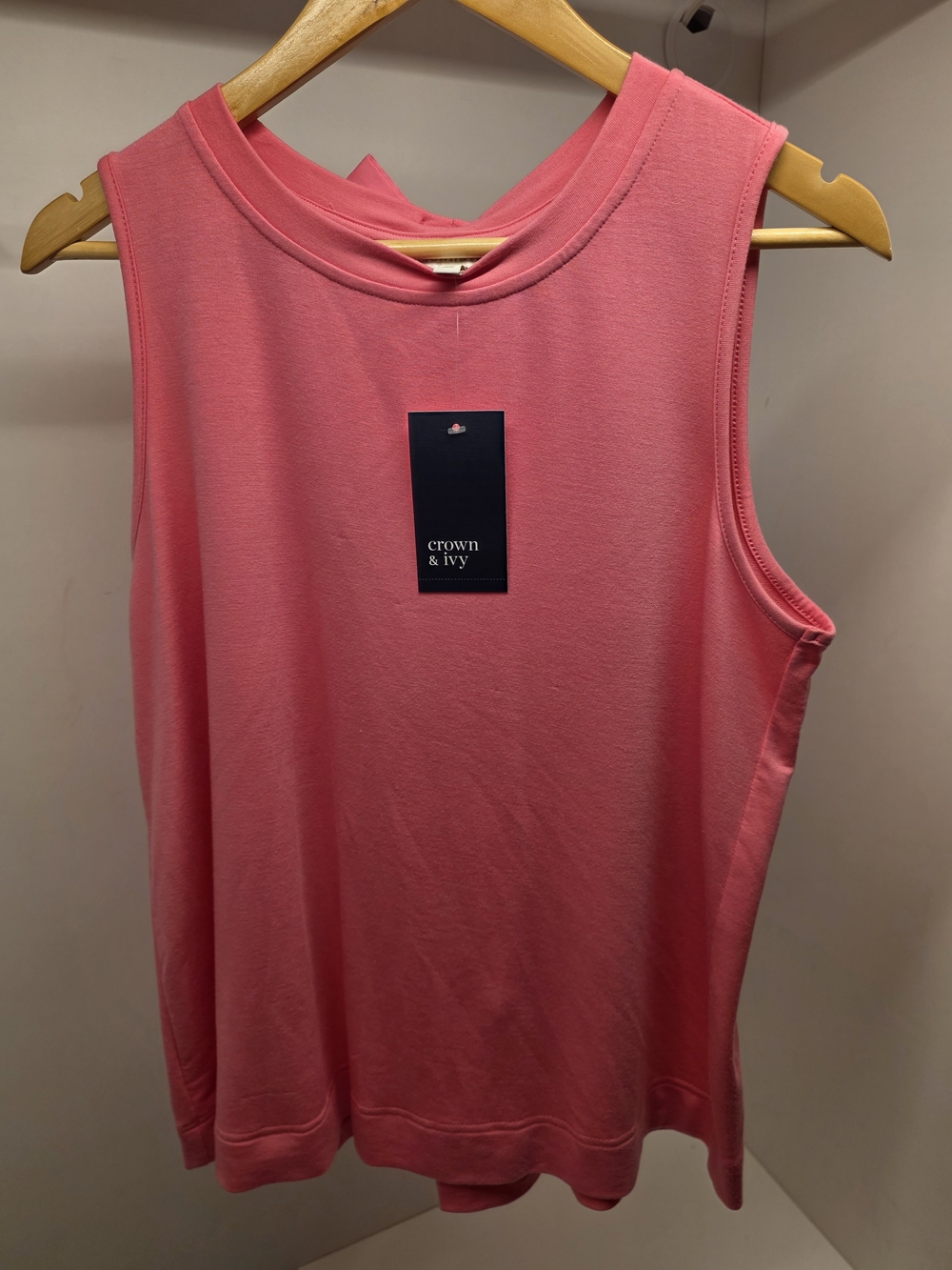 Crown & Ivy Pink Sleeveless Crewneck Tank